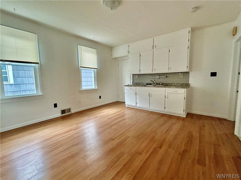 52 Greeley St - Photo 7 of 13