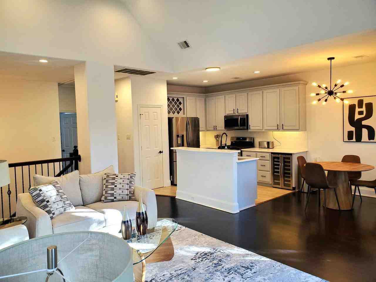 5250 Washington Ave - Photo 7 of 19
