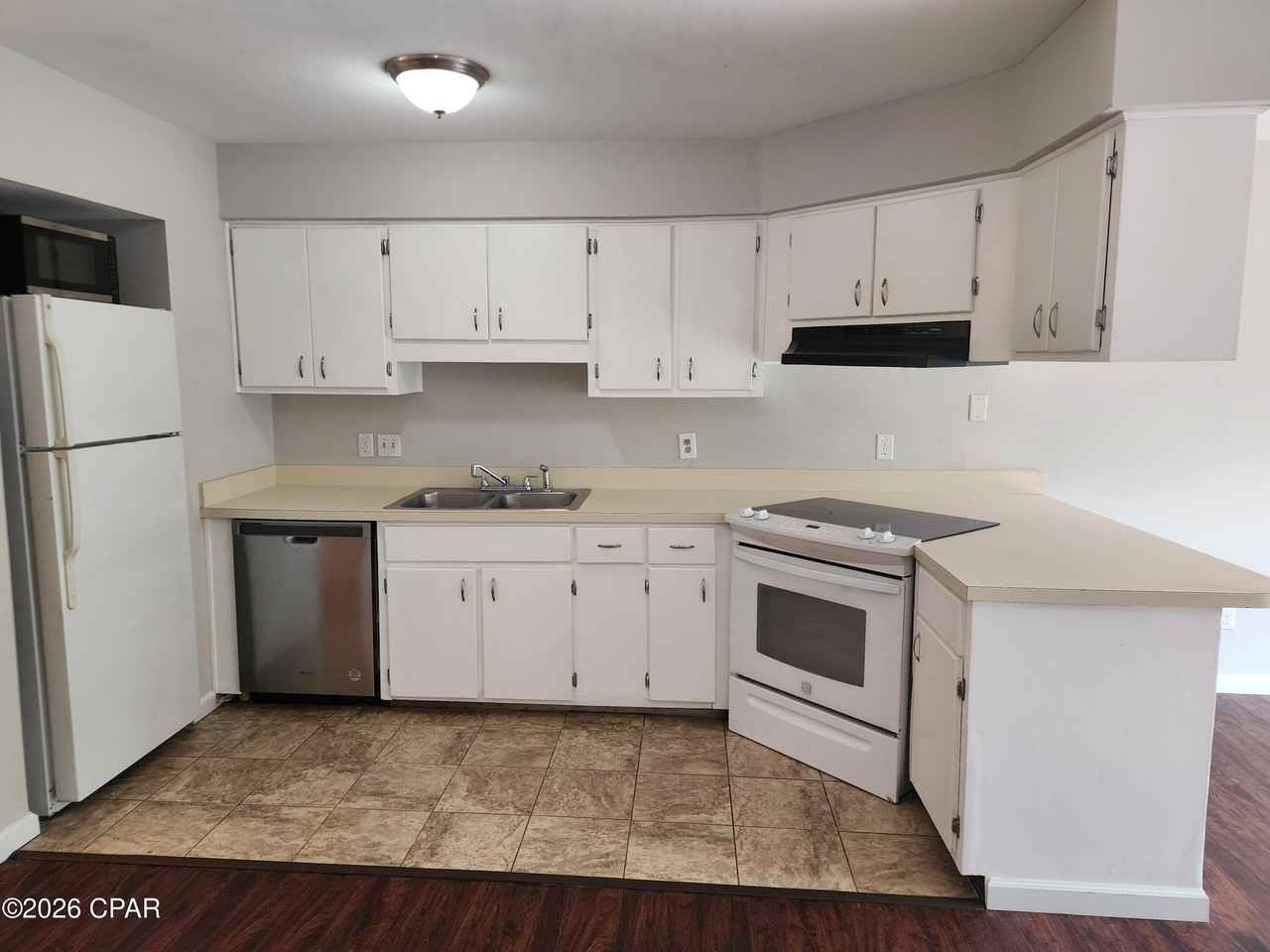 4455 W 19th St - Photo 5 of 17