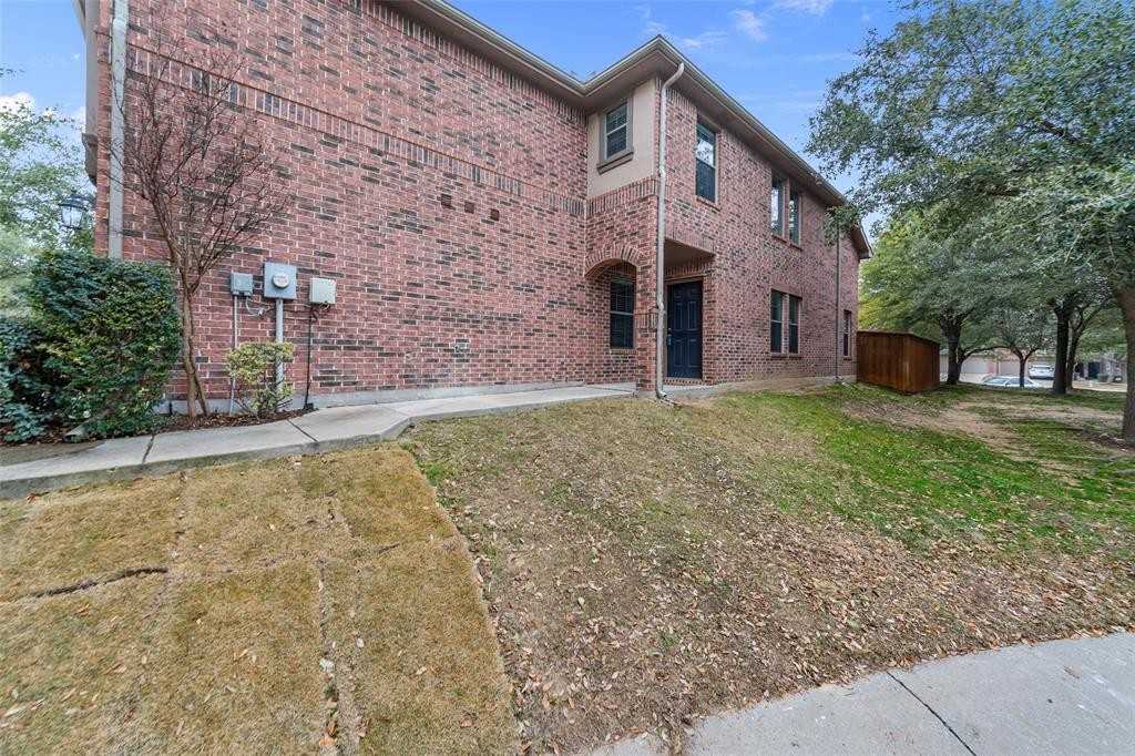 1124 Sophia St - Photo 3 of 35