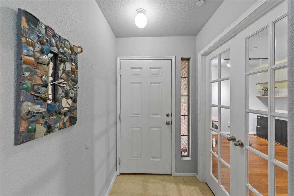 1124 Sophia St - Photo 6 of 35