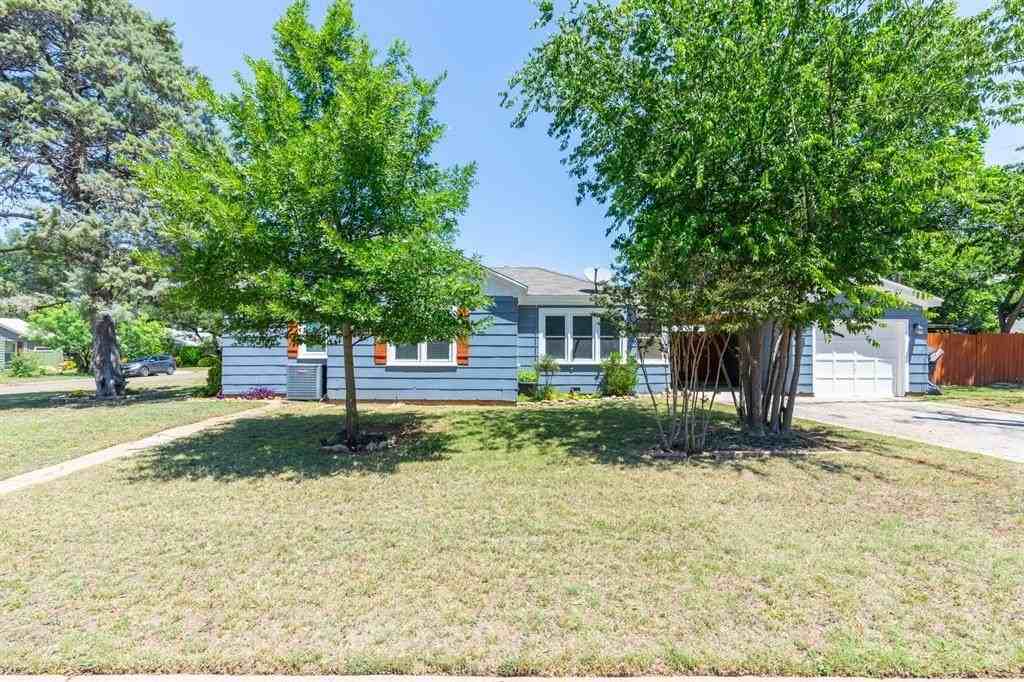 1357 Santos St - Photo 2 of 40
