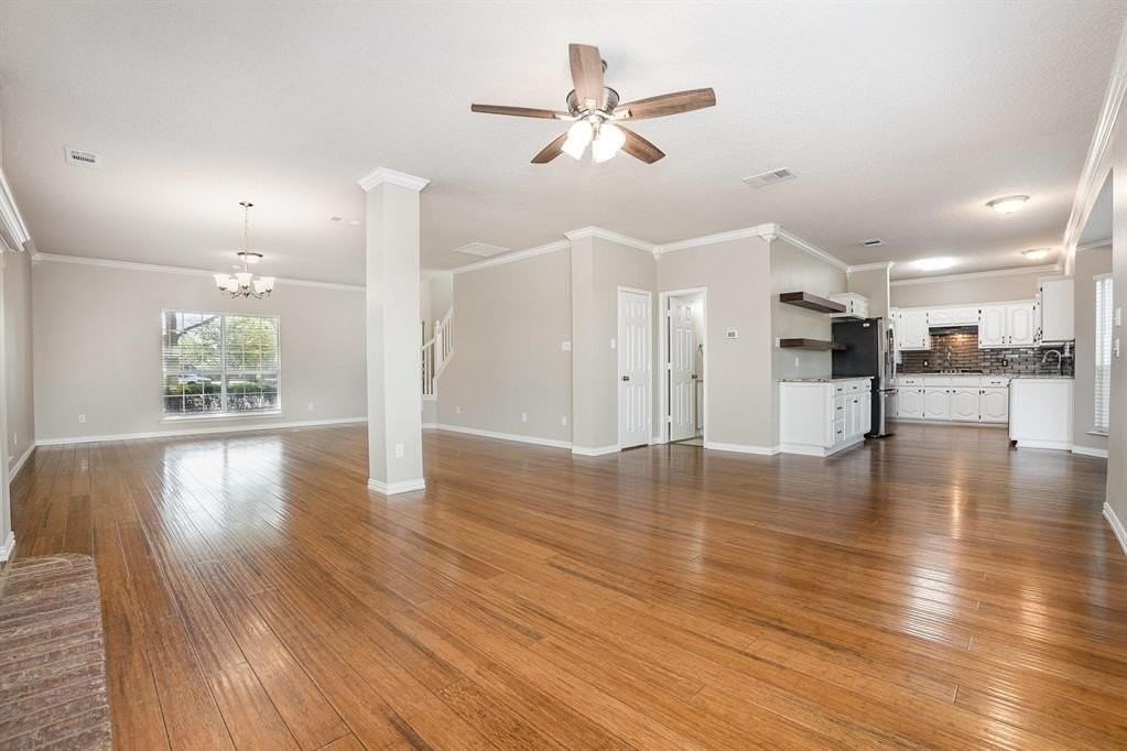 1801 Country Walk Ln - Photo 5 of 26