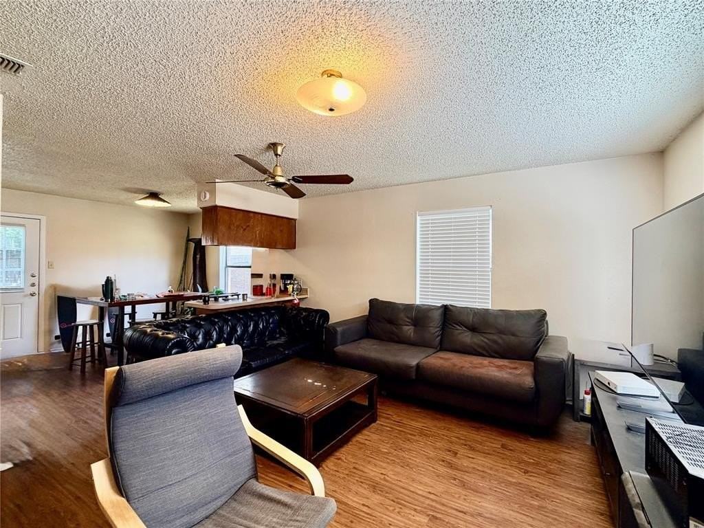 2620 Bolivar St - Photo 4 of 10