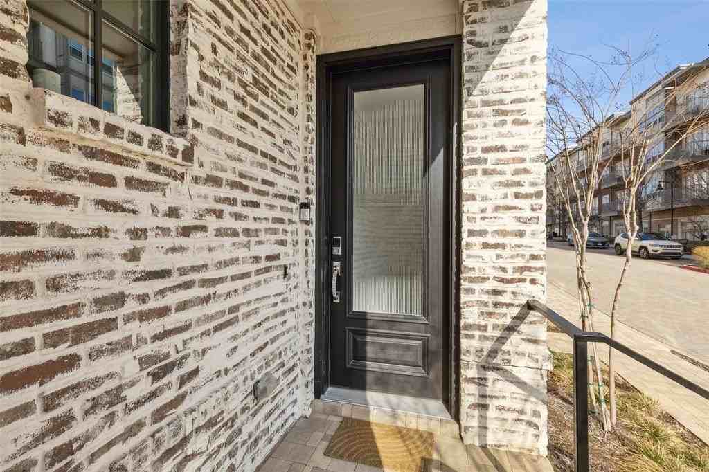626 Dalton Ln - Photo 5 of 40