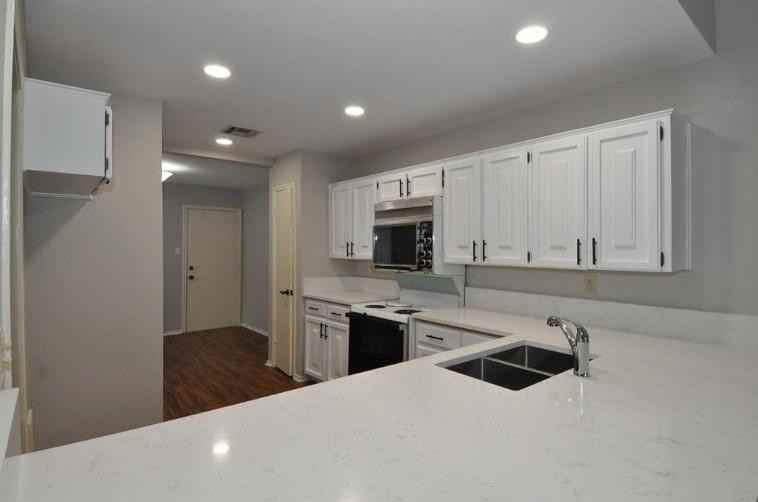 3700 Steck Ave - Photo 7 of 22