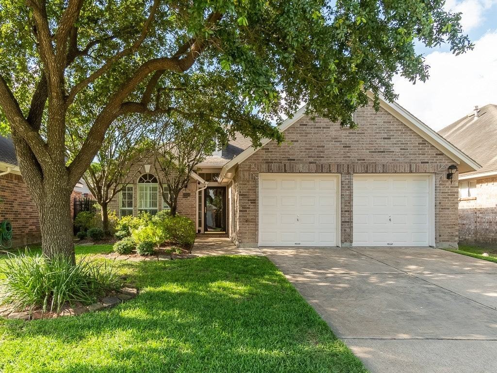 7034 Lawler Rdg - Photo 2 of 21