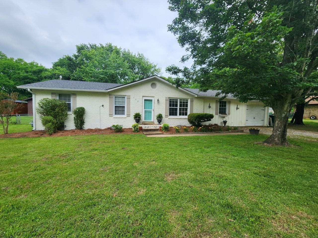 702 Meade Dr