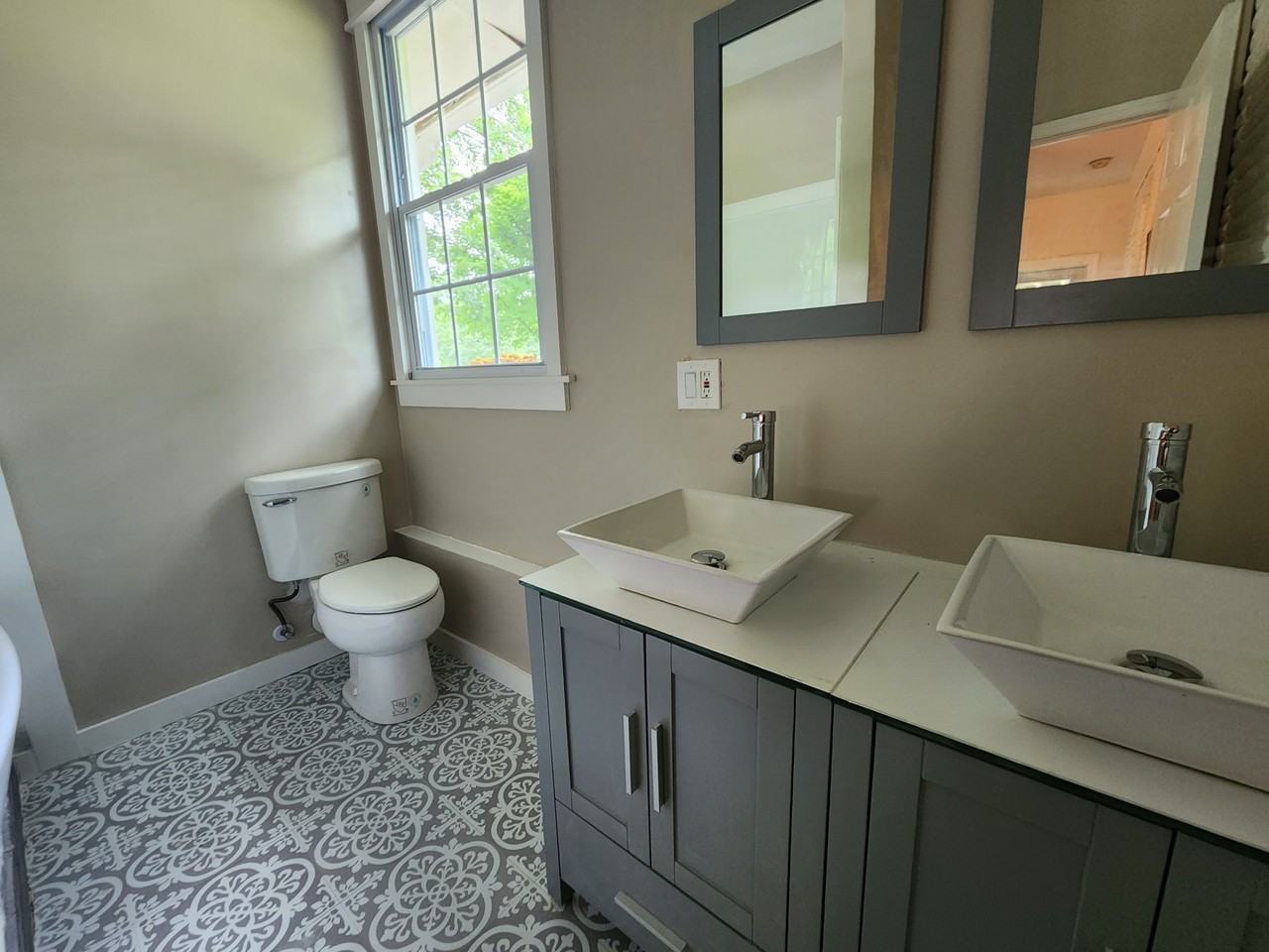 702 Meade Dr - Photo 6 of 14