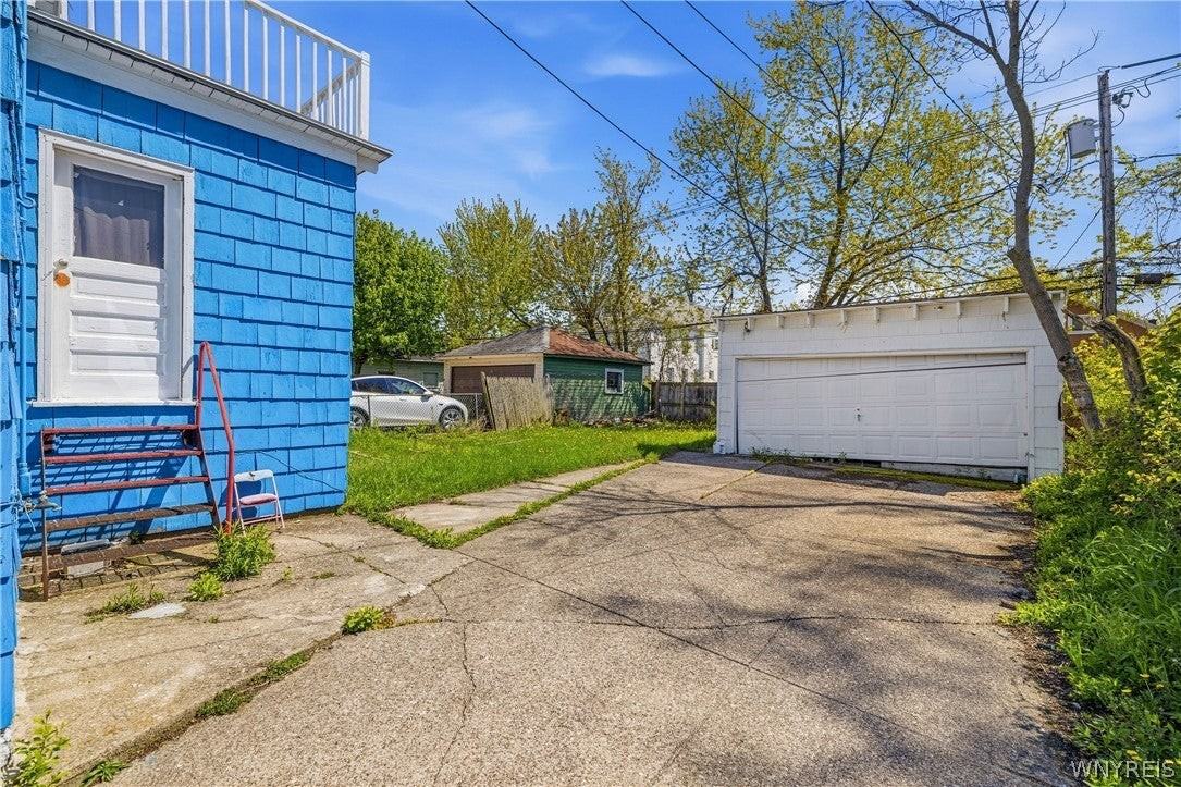 263 Minnesota Ave - Photo 4 of 24