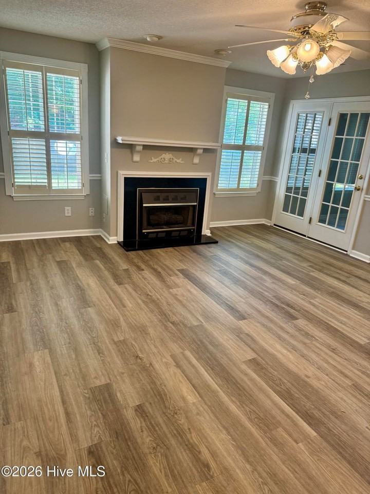 2806 Mulberry Ln - Photo 4 of 16