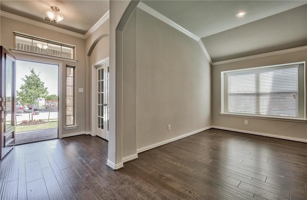 426 George - Photo 4 of 36