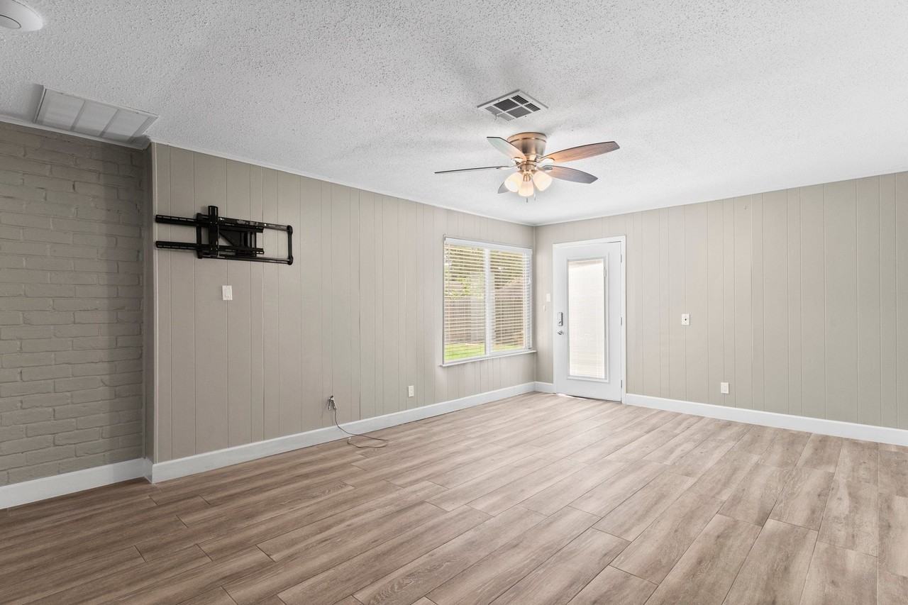 27234 Wells Ln - Photo 6 of 14