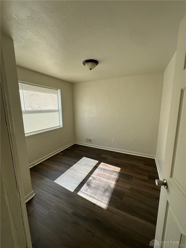 102 E Norman Ave - Photo 4 of 12