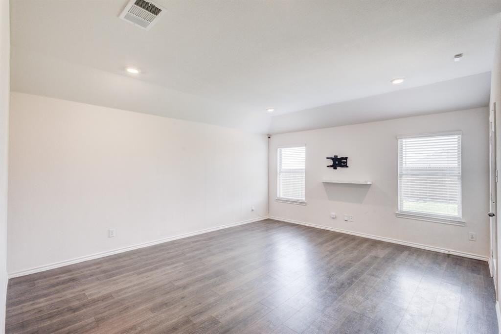 2940 Lawson Dr - Photo 2 of 20
