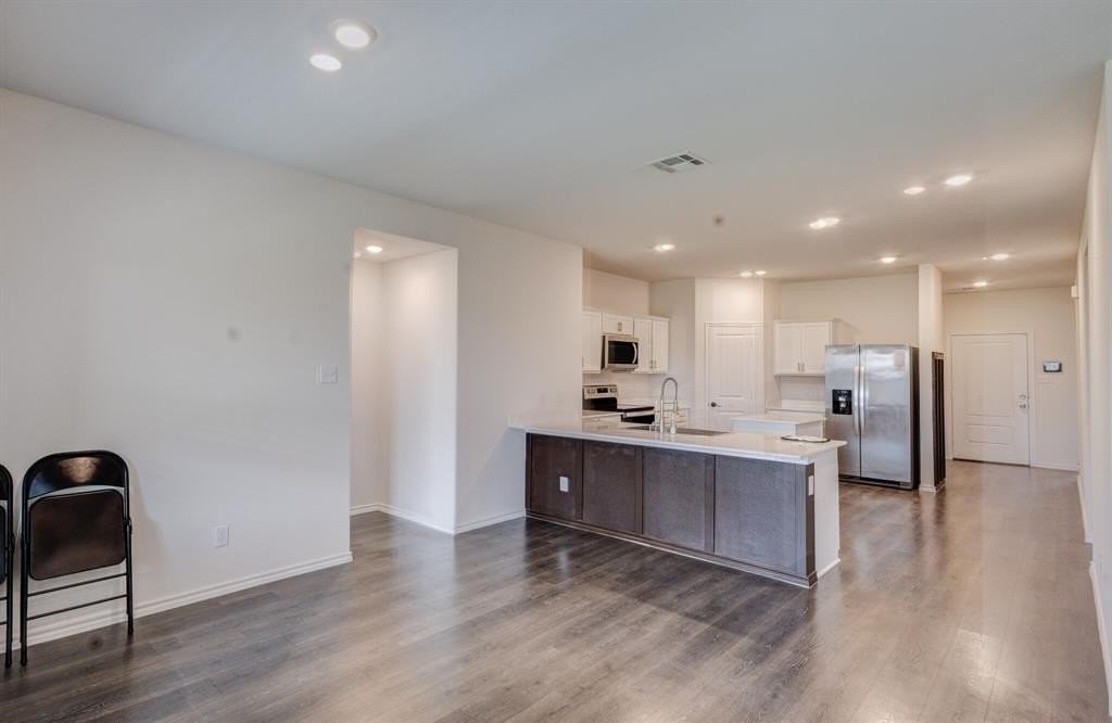 2940 Lawson Dr - Photo 4 of 20
