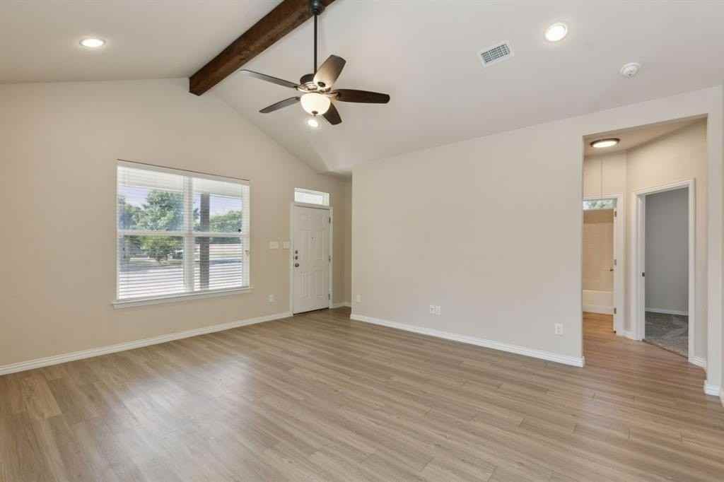 731 W Bond St - Photo 7 of 29