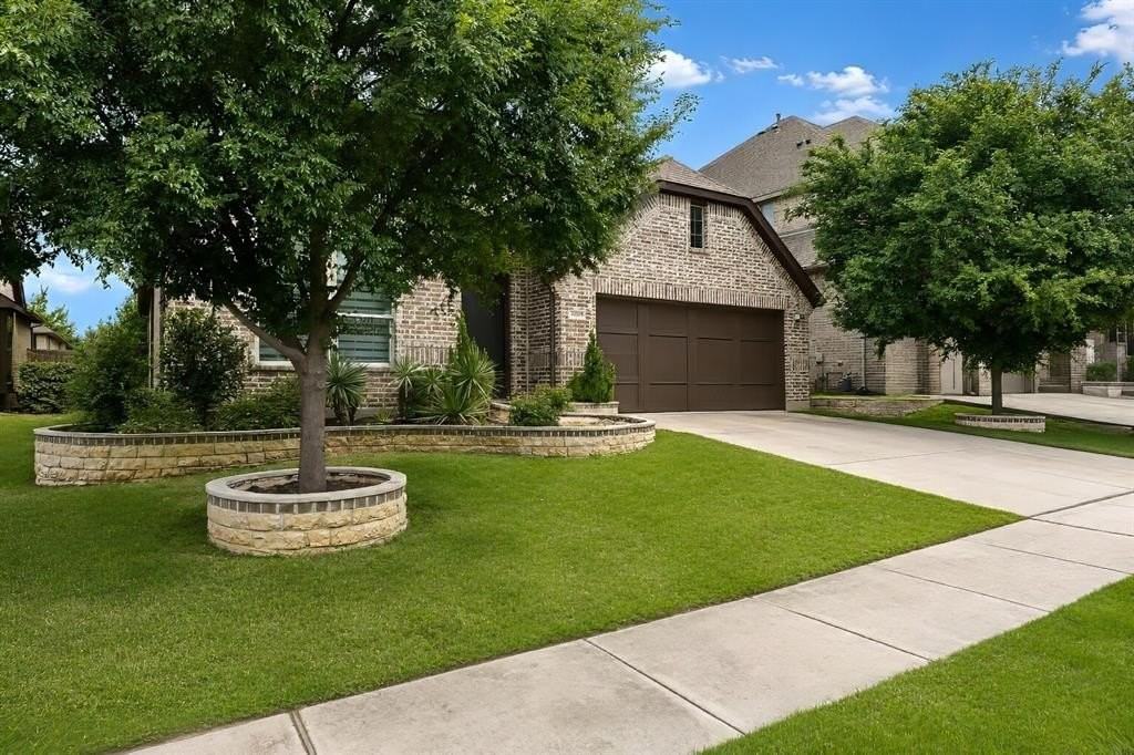 2609 Navarro Trl - Photo 4 of 33