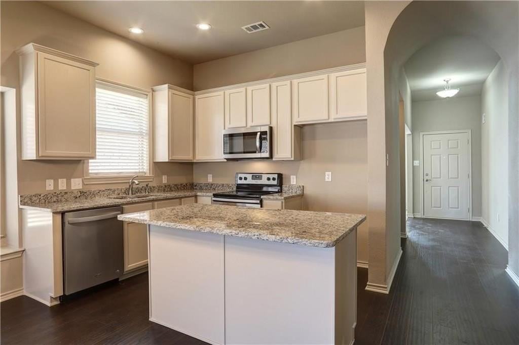 8919 Redford Rd - Photo 3 of 20