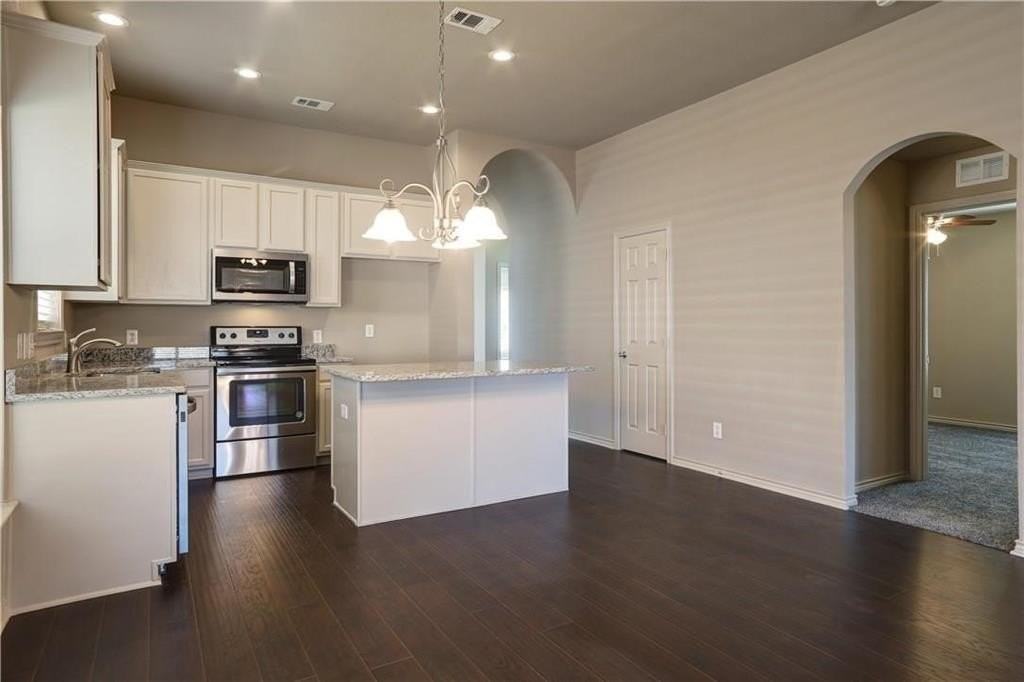 8919 Redford Rd - Photo 6 of 20
