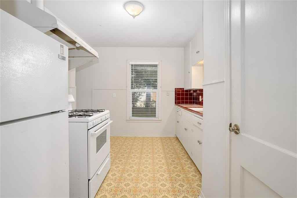 5832 Locke Ave - Photo 6 of 14