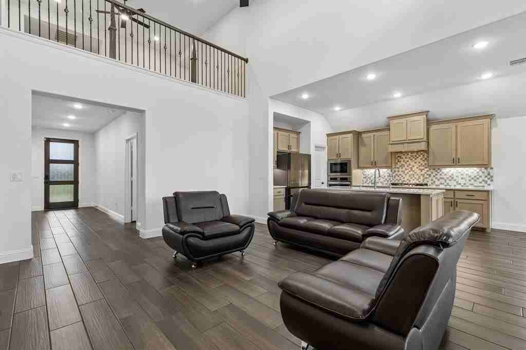 1308 Hutton Branch Ct - Photo 4 of 25