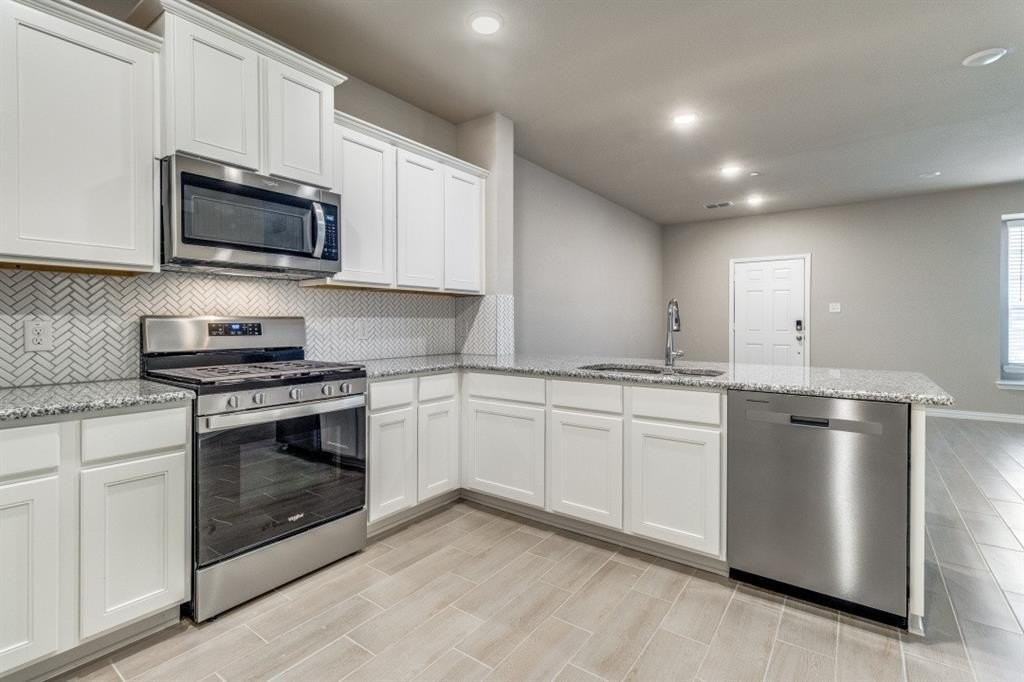 3740 Paradise Way - Photo 5 of 12