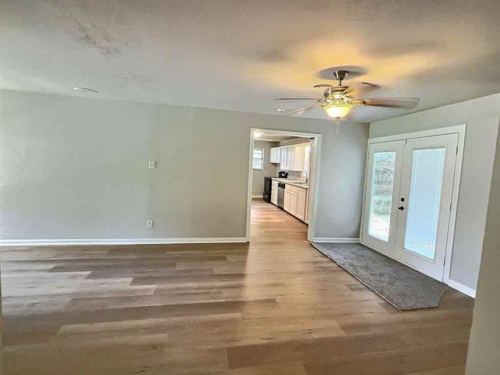 111 Doris Dr - Photo 3 of 23