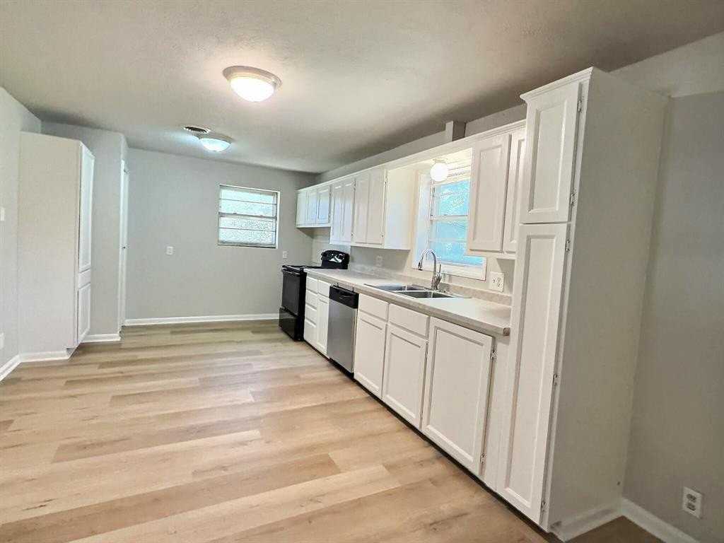 111 Doris Dr - Photo 5 of 23