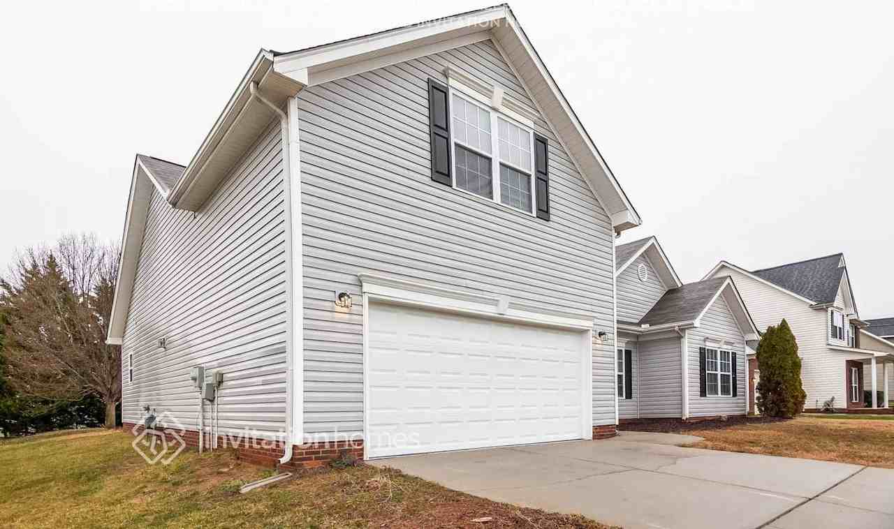 2605 Hartley Hills Dr - Photo 2 of 21