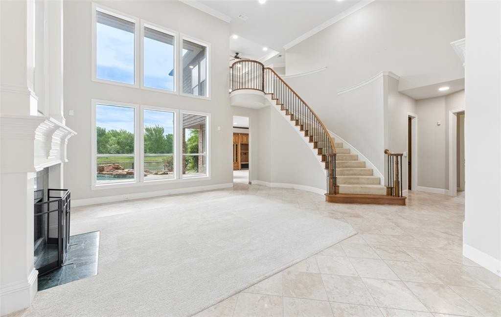 712 Castle Creek Dr - Photo 6 of 36