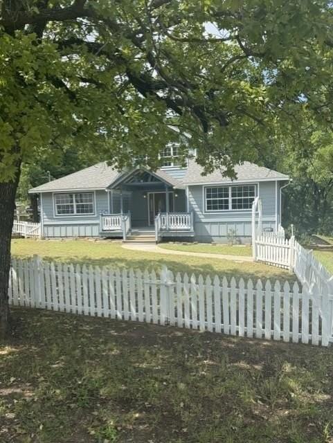 1379 Gilman Rd - Photo 2 of 39
