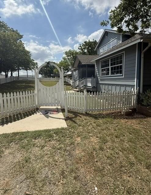 1379 Gilman Rd - Photo 4 of 39