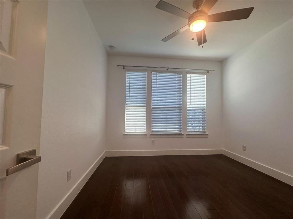 2609 Chevy Chase Dr - Photo 6 of 37