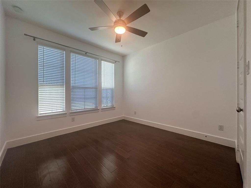 2609 Chevy Chase Dr - Photo 7 of 37