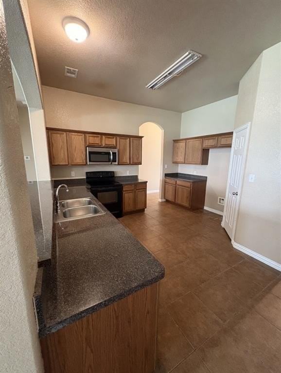 673 S Heights Dr - Photo 6 of 17