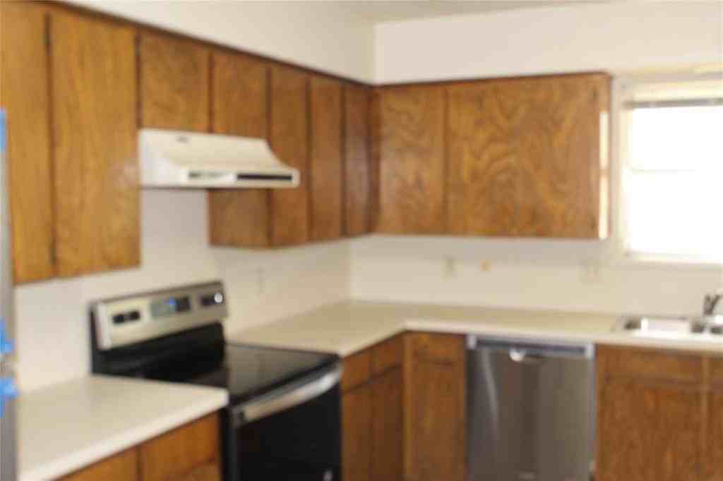 2207 Canterbury Ct - Photo 2 of 15