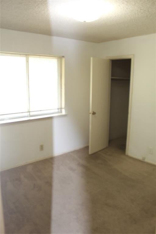 2207 Canterbury Ct - Photo 3 of 15