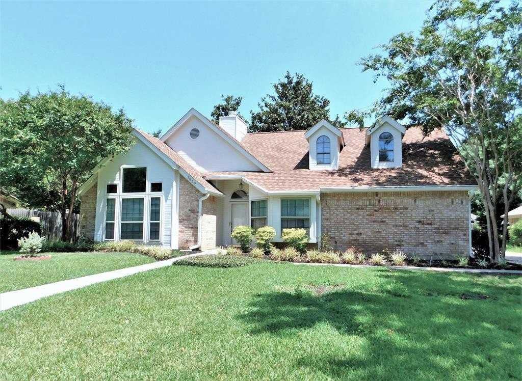 1539 Pickwick Ln - Photo 2 of 28