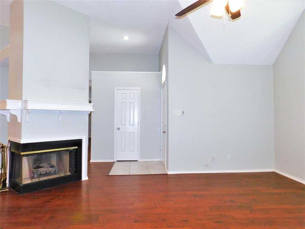 1539 Pickwick Ln - Photo 4 of 28