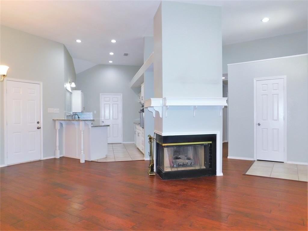 1539 Pickwick Ln - Photo 7 of 28