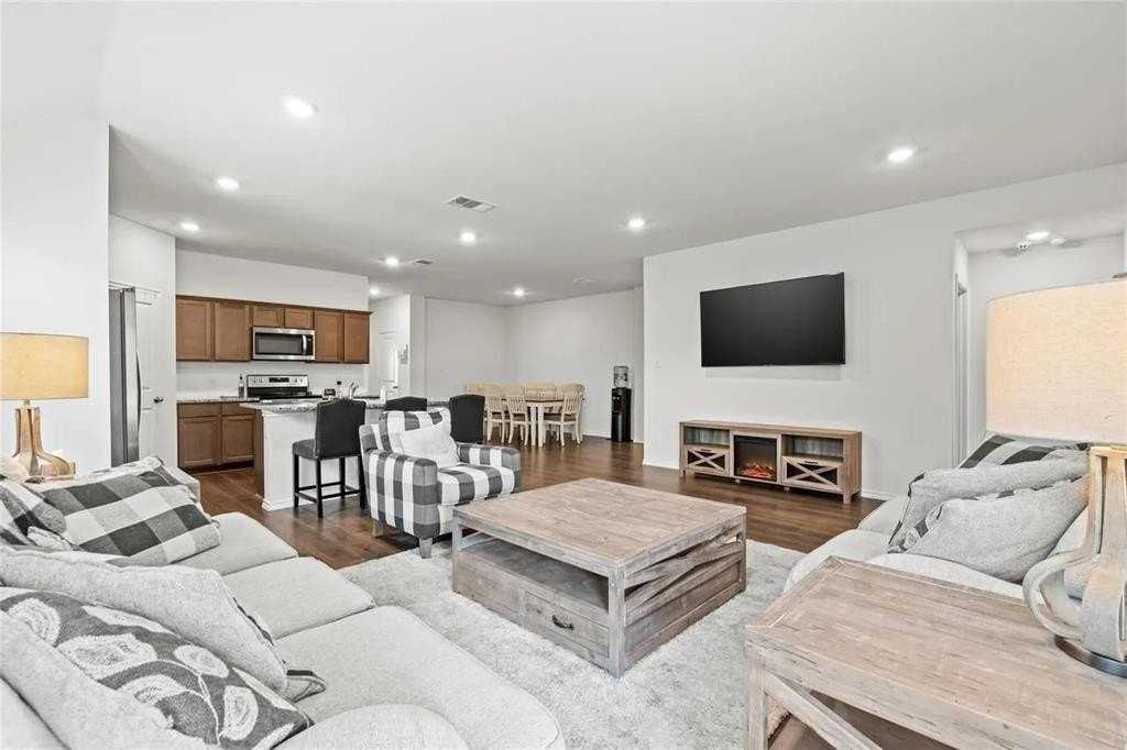 171 Seabiscuit Dr - Photo 2 of 19