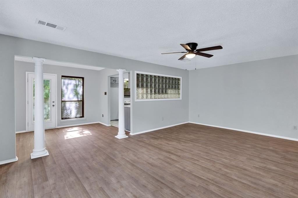 134 Main Pl - Photo 3 of 27
