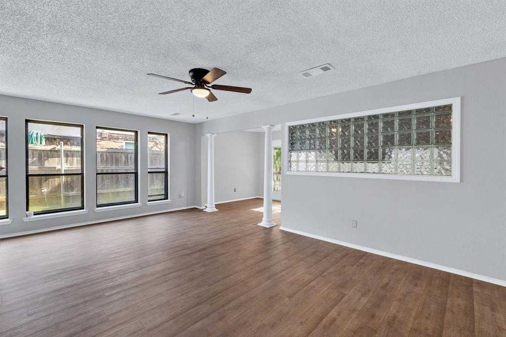 134 Main Pl - Photo 6 of 27
