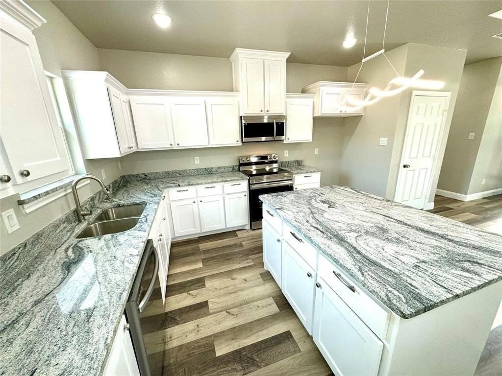 3415 Henderson St - Photo 4 of 13