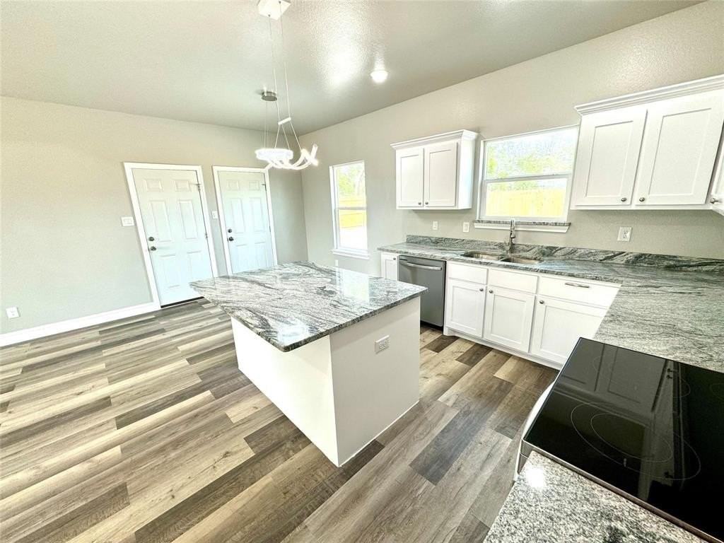 3415 Henderson St - Photo 5 of 13