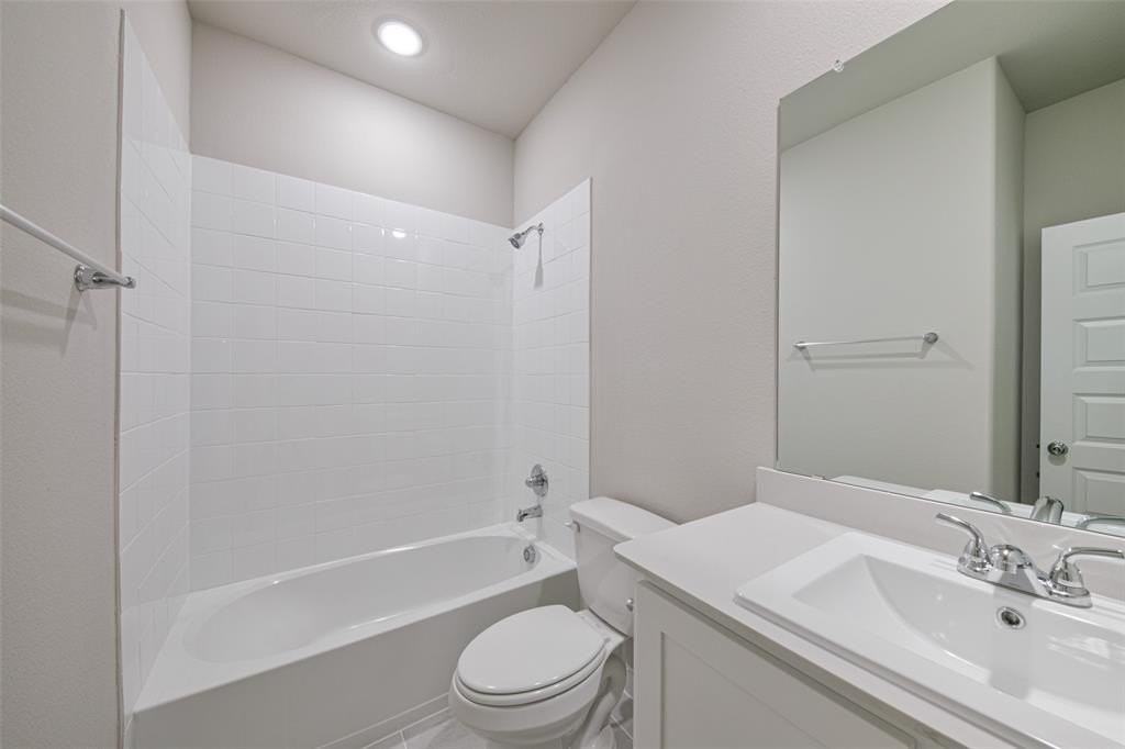 3032 Leatherwood Ln - Photo 2 of 16