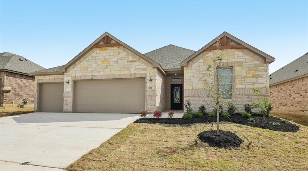 220 Cheyenne Trl - Photo 3 of 28