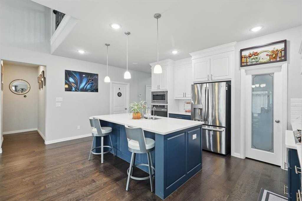 9424 Needles Ave - Photo 5 of 25