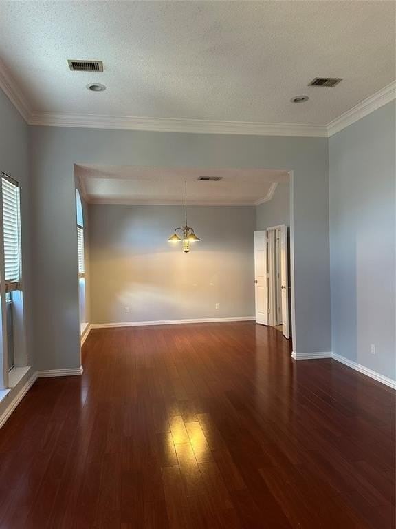 1736 Marian Ln - Photo 3 of 12